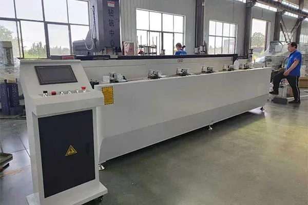 Comment choisir la puissance pour les machines en aluminium à rupture de pont thermique ? Combien de kW suffisent-ils ?