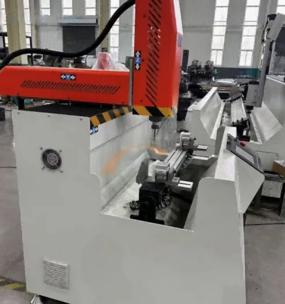 Centre d'usinage CNC de précision à haute rigidité de 800 mm pour profilés en aluminium industriels de grande section