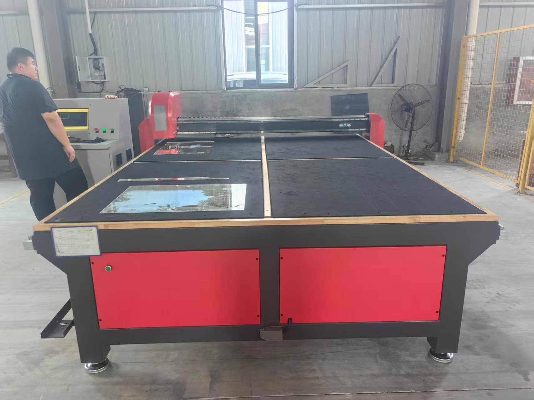 Machine de découpe de verre automatique