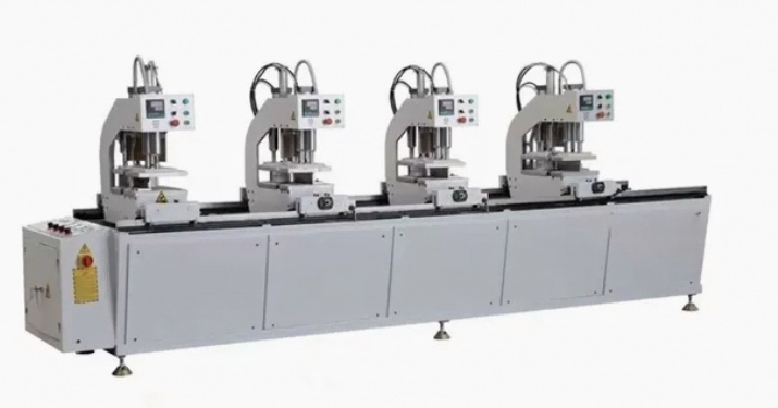 Machines à souder sans soudure à grande vitesse avec profil de fenêtres colorées en PVC UPVC robuste avec 4 têtes CNC