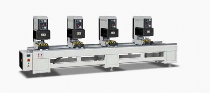 Machines à souder sans couture robustes avec profil de fenêtres colorées en PVC UPVC haute performance avec 4 têtes de précision Machines à souder sans couture robustes avec profil de fenêtres colorées en PVC UPVC haute performance avec 4 têtes de précision