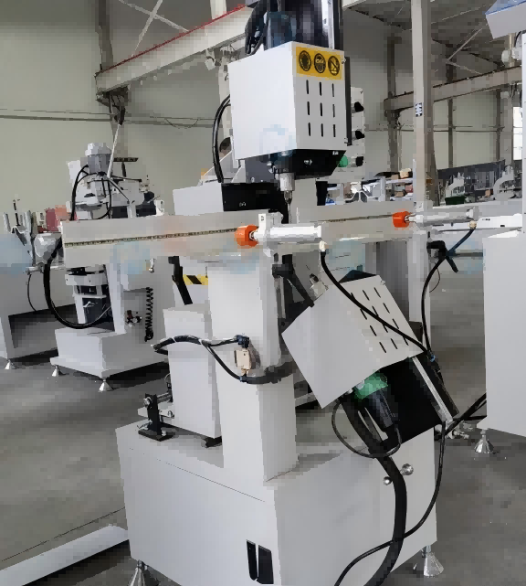 Fraiseuse à fentes pour eau en PVC de haute précision