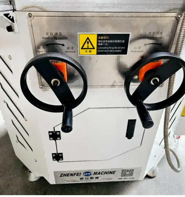 LZJ-100/3500 Alu à tête unique. Machine de combinaison de coin de porte de fenêtre